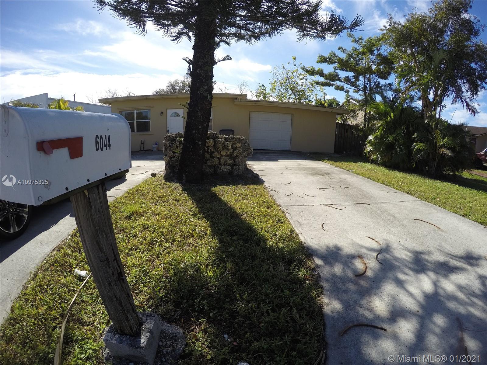 6044 Buchanan St, Hollywood, FL 33024