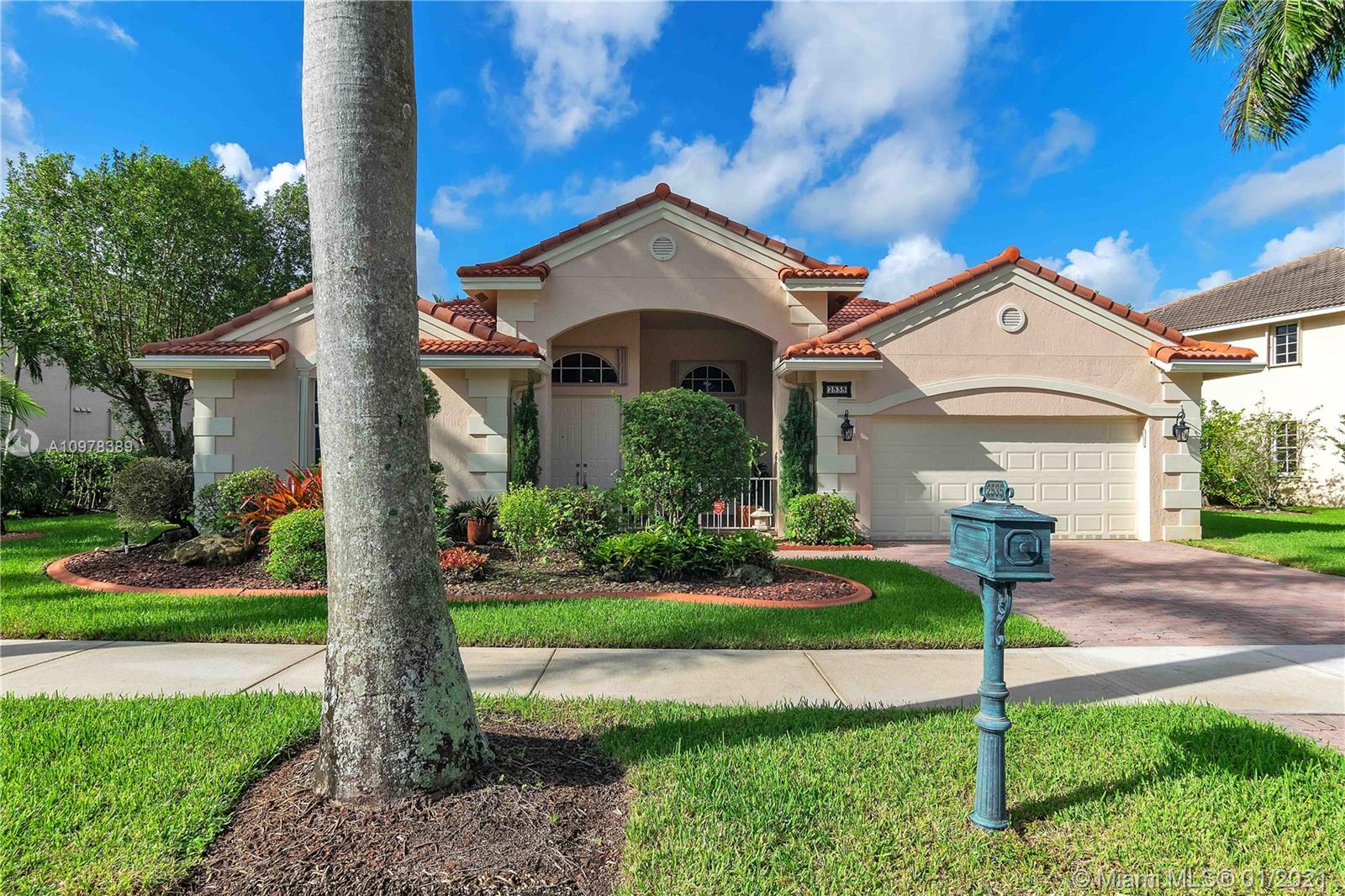 2535 Hunters Run Way, Weston, FL 33327