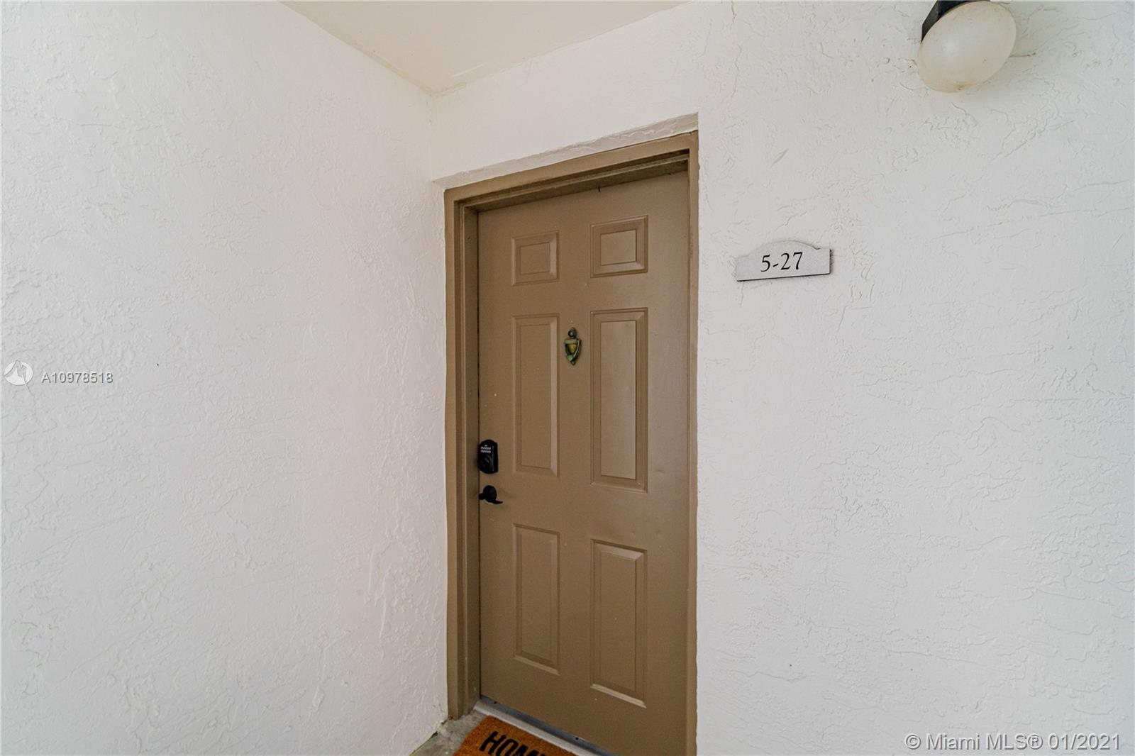 Hollywood, FL 33021,650 S Park Rd #27-5