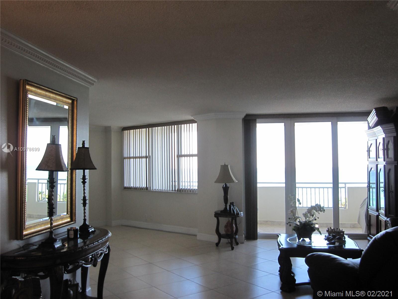 Hallandale Beach, FL 33009,3180 S Ocean Dr #512