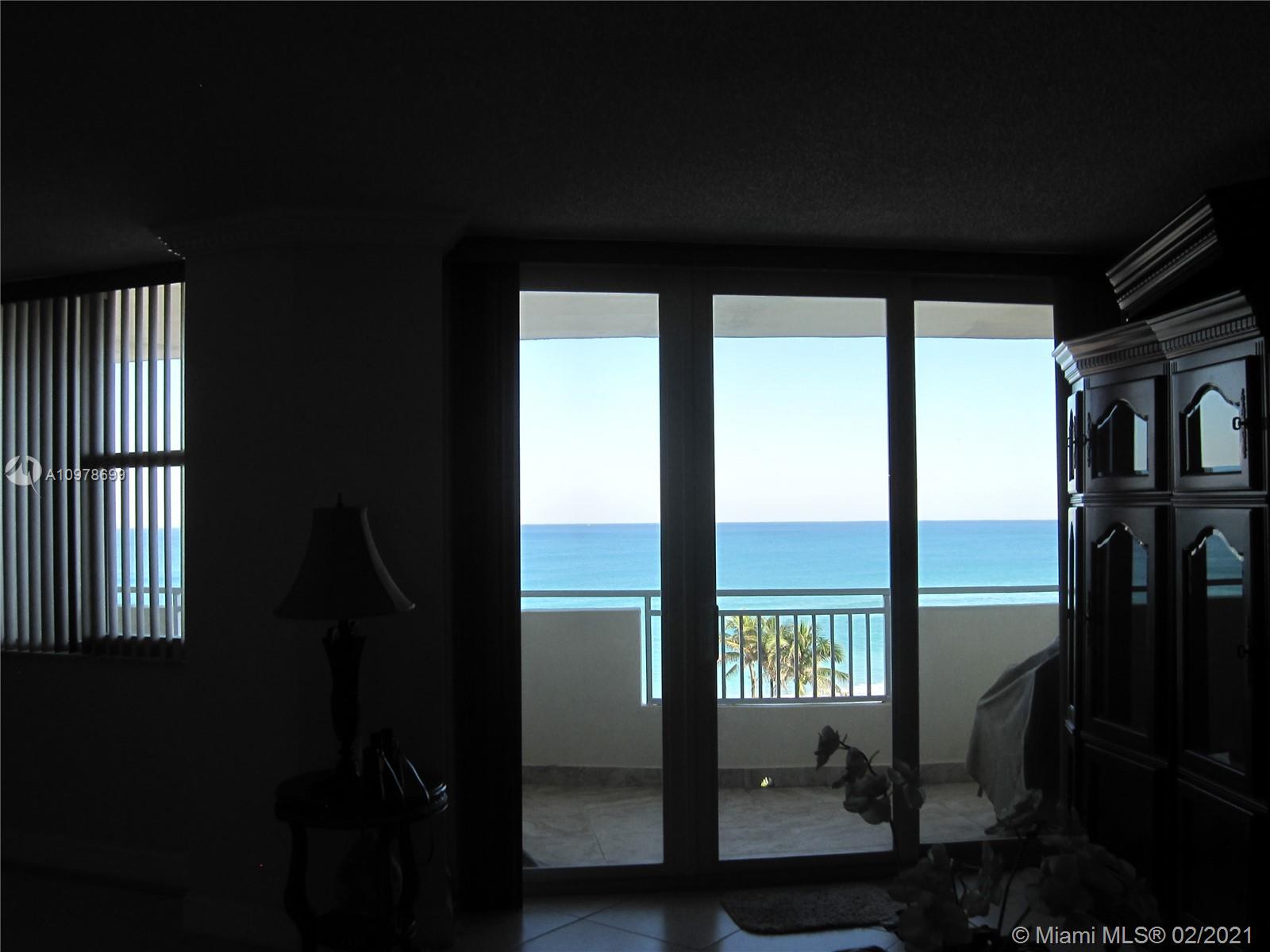 Hallandale Beach, FL 33009,3180 S Ocean Dr #512