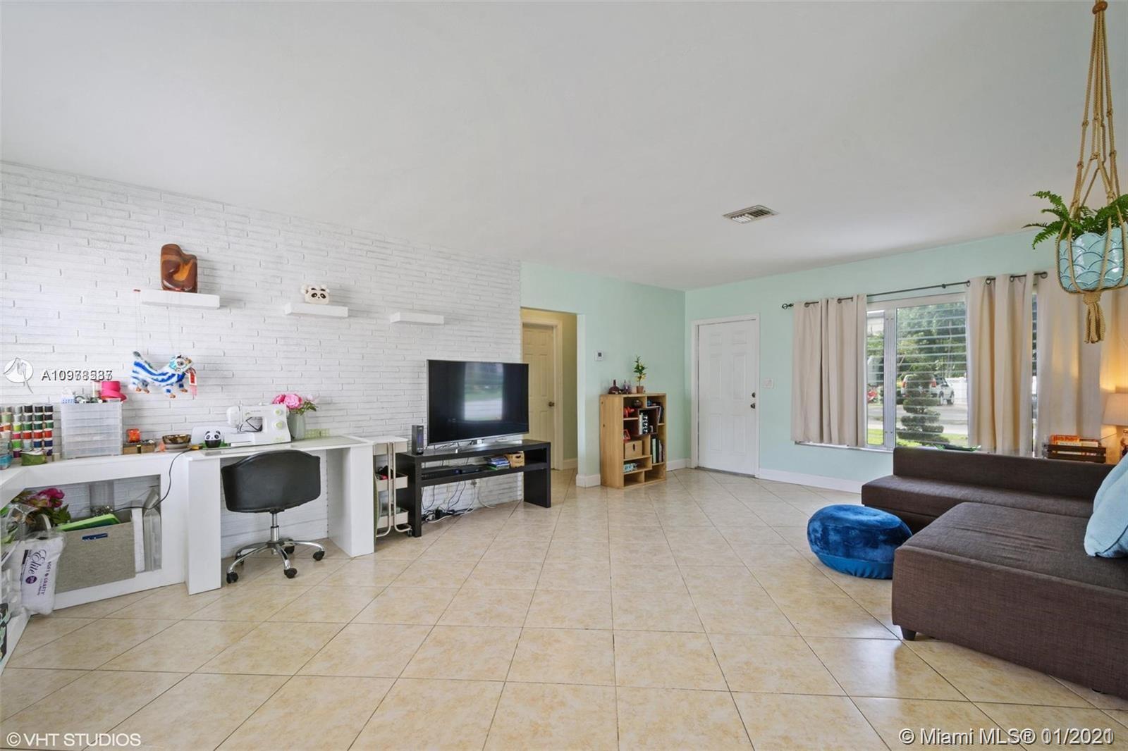 Hollywood, FL 33020,1031 N 16th Ct