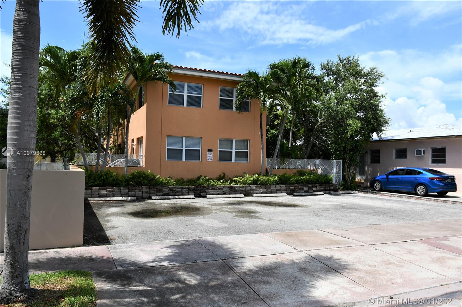 210 Mendoza Ave #6, Coral Gables, FL 33134