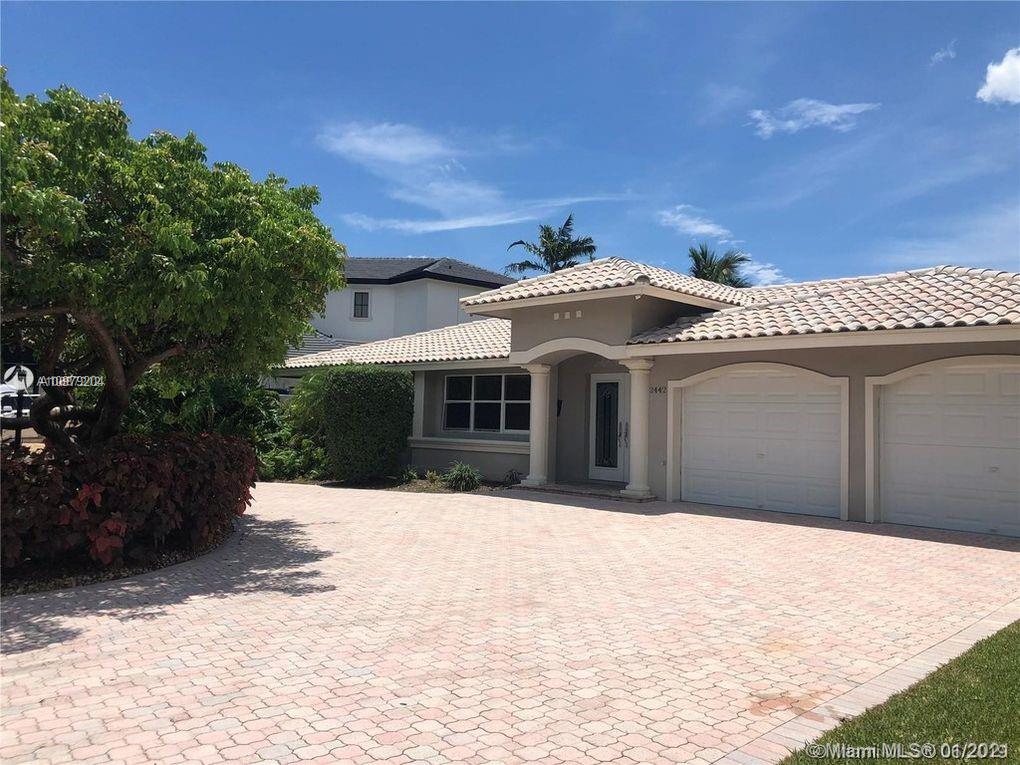 2442 NE 26th St,  Lighthouse Point,  FL 33064