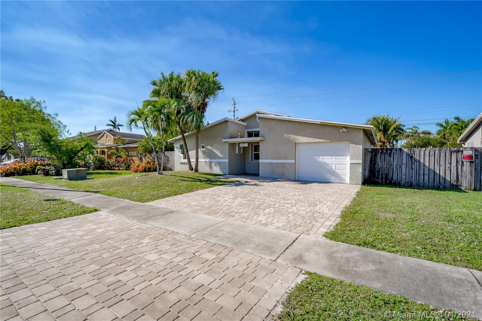 4671 NW 99th Ter, Sunrise, FL 33351