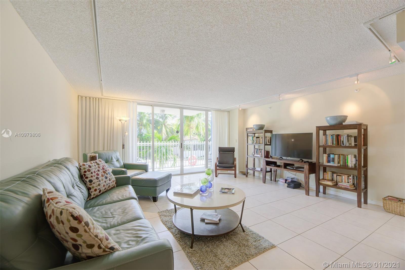 Miami Beach, FL 33141,7824 Collins Ave #201