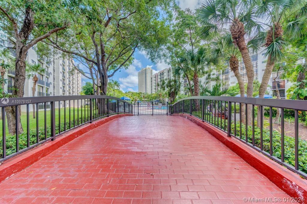 Sunny Isles Beach, FL 33160,17021 N Bay Rd #229