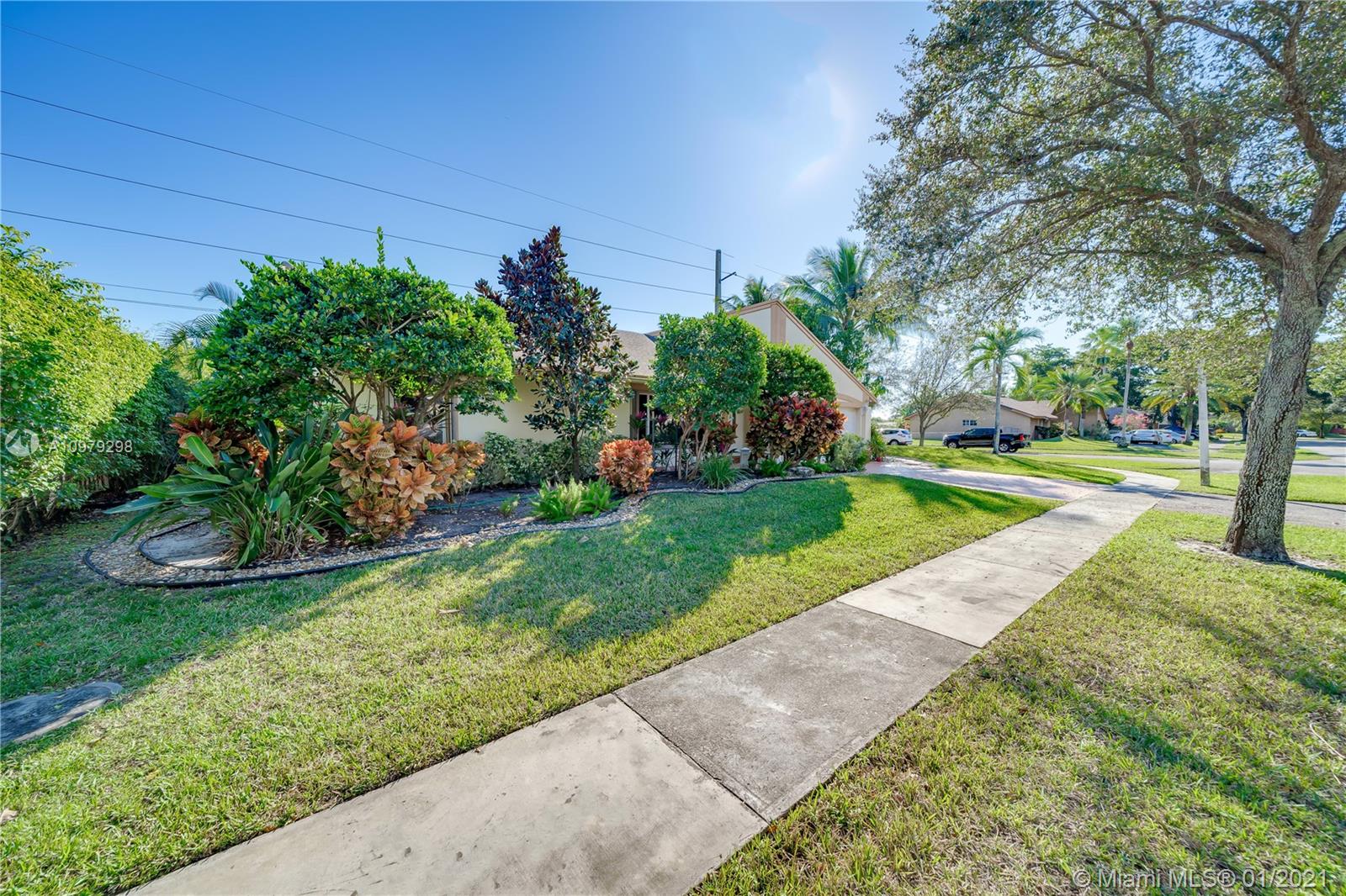 Plantation, FL 33324,800 E Plantation Cir