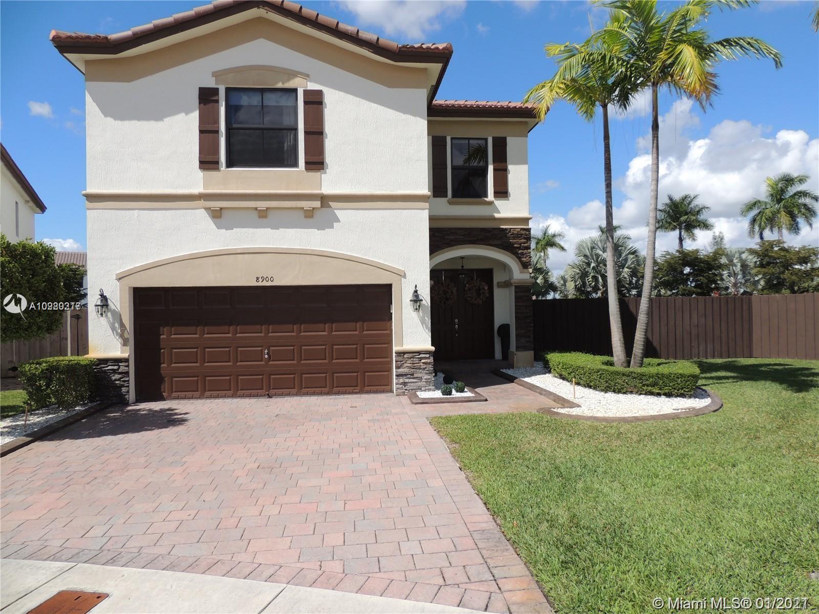 8900 NW 101st Pl, Doral, FL 33178