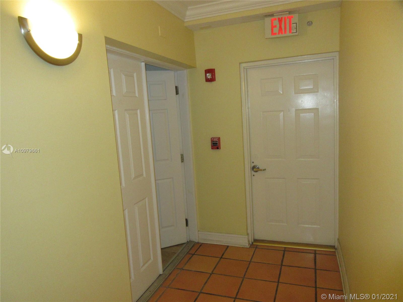 Coral Gables, FL 33134,323 Navarre Ave #101