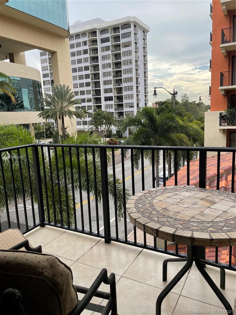 Coral Gables, FL 33134,100 Andalusia Ave #304