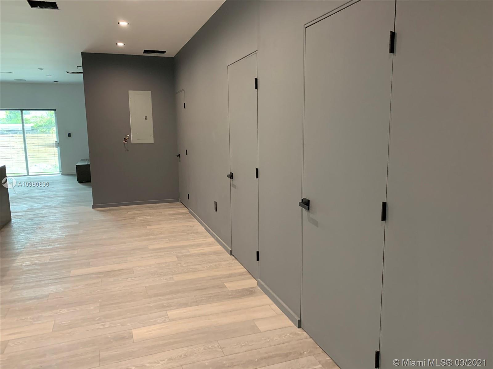 Photo 7 of 568 50th St in Miami - MLS A10980830