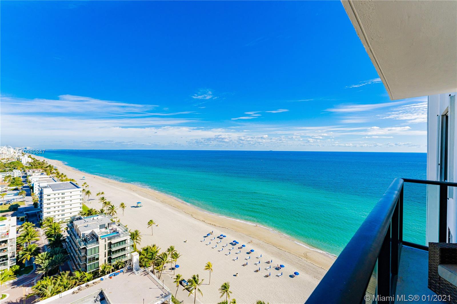 Hollywood, FL 33019,2301 S Ocean Dr #2104