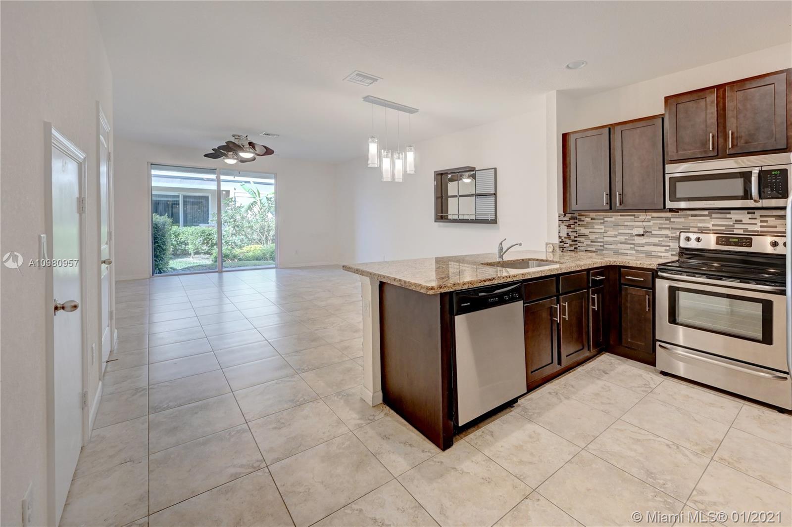 Deerfield Beach, FL 33441,387 SE 1st Way #387