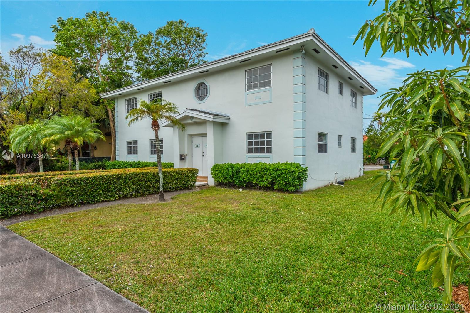 4831 Ponce De Leon Blvd, Coral Gables, FL 33146