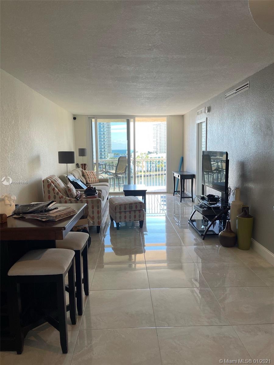 Hallandale Beach, FL 33009,121 Golden Isles Dr #704