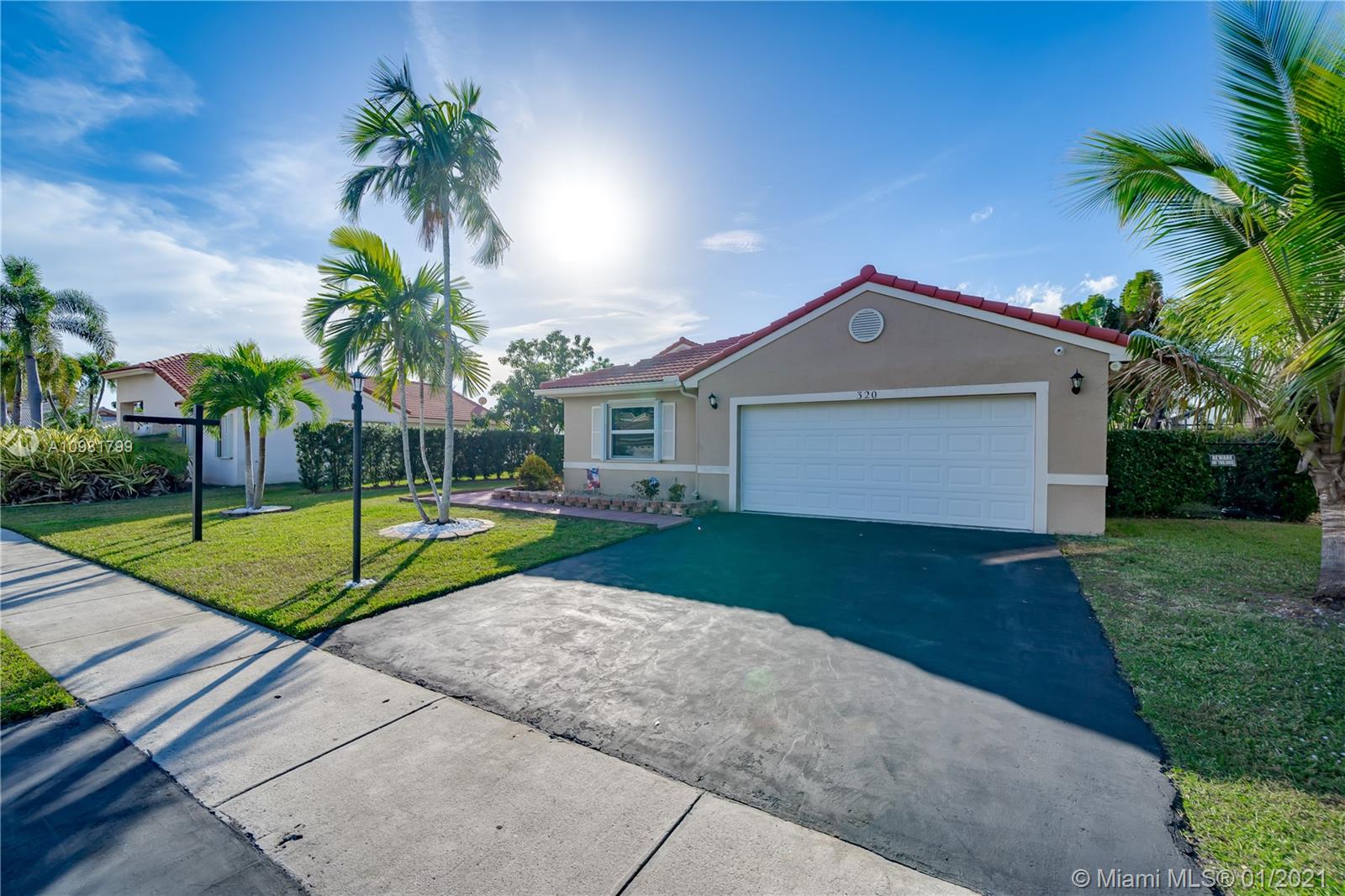 320 NW 187th Ave, Pembroke Pines, FL 33029