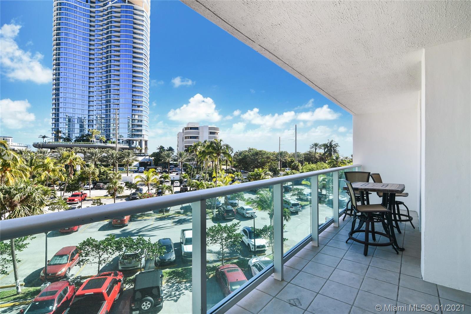 Sunny Isles Beach, FL 33160,100 Bayview Dr #314