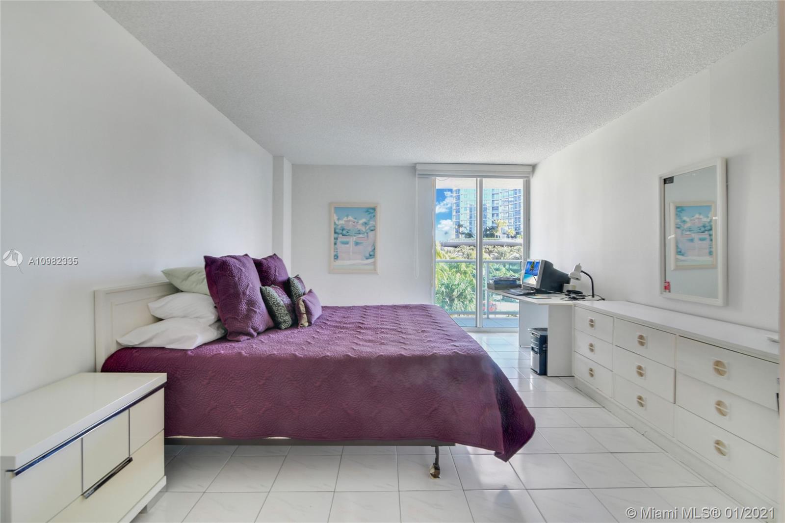 Sunny Isles Beach, FL 33160,100 Bayview Dr #314