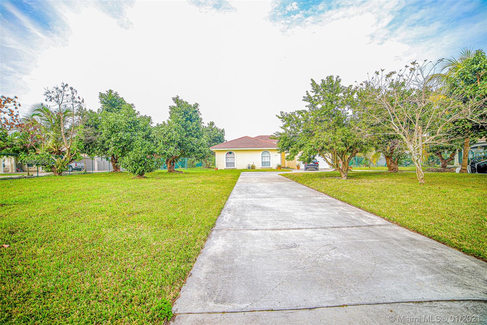 Homestead, FL 33032,15563 SW 276th St