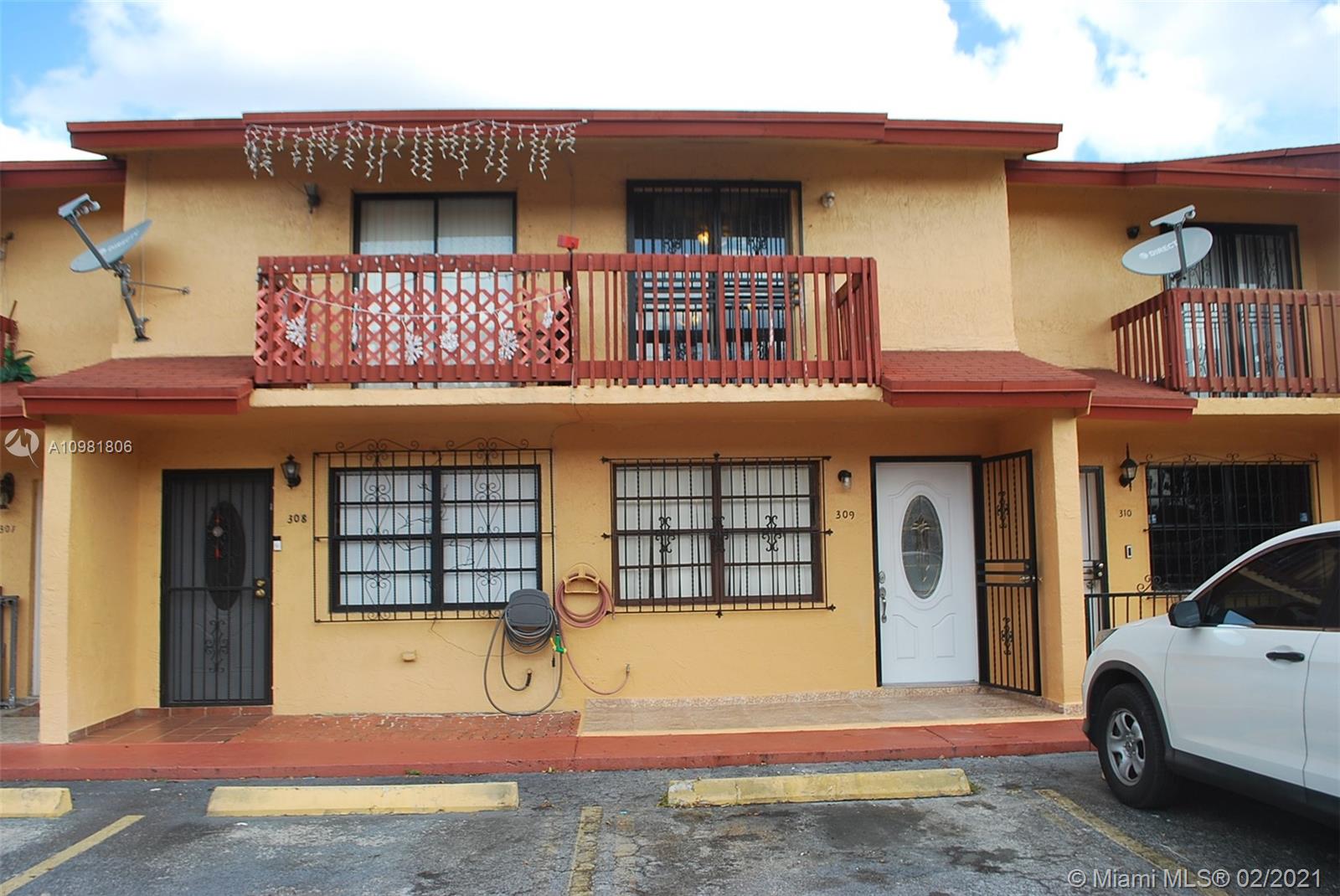 Hialeah, FL 33016,2221 W 52nd St #309