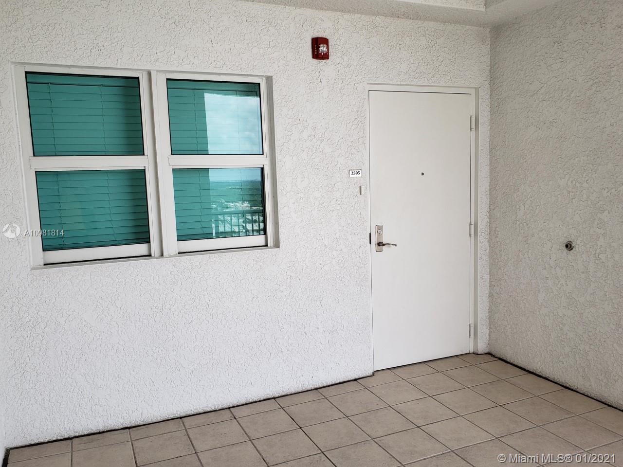 North Miami, FL 33181,14951 Royal Oaks Ln #2505