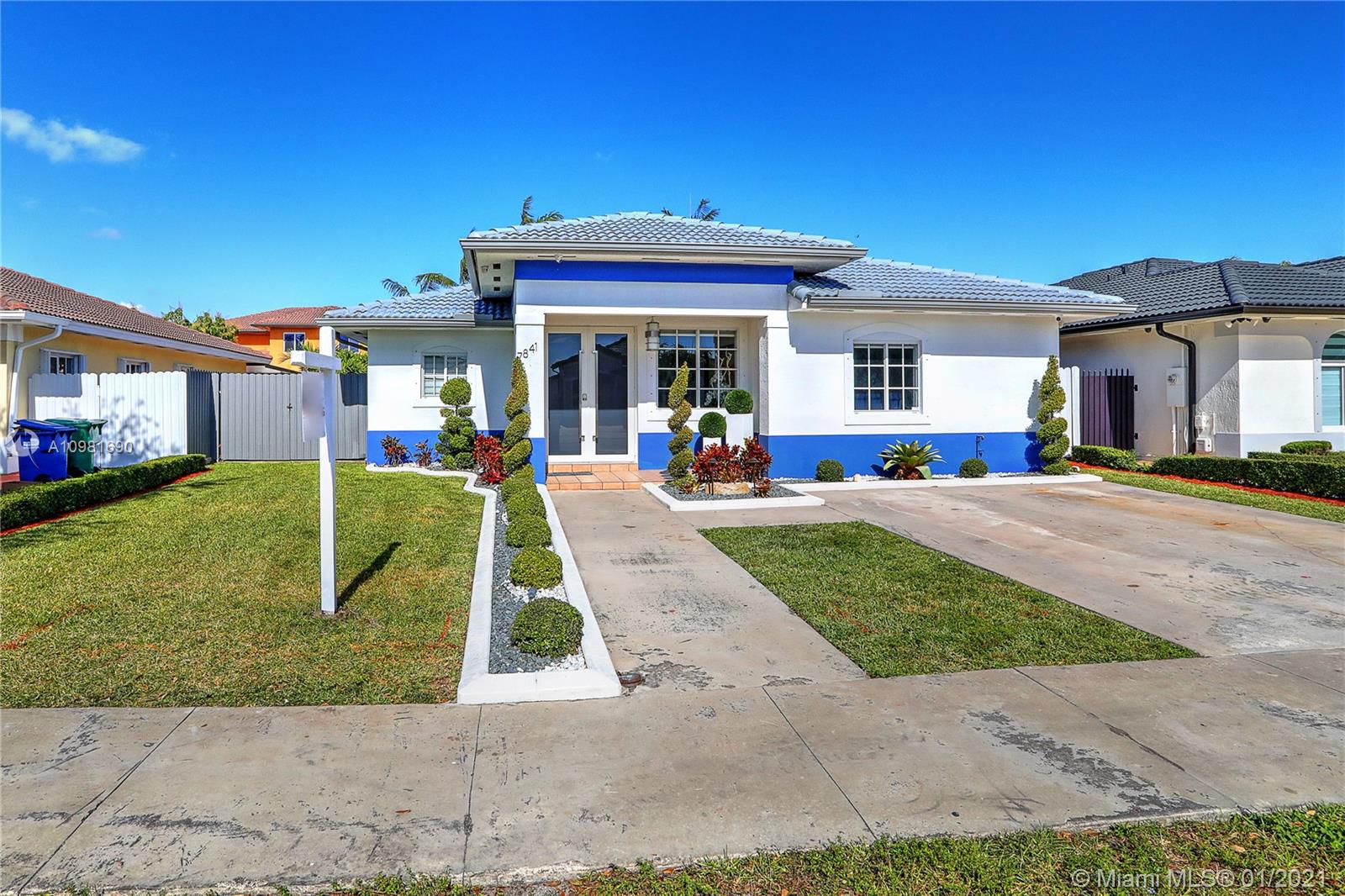 7841 NW 197th St, Hialeah, FL 33015