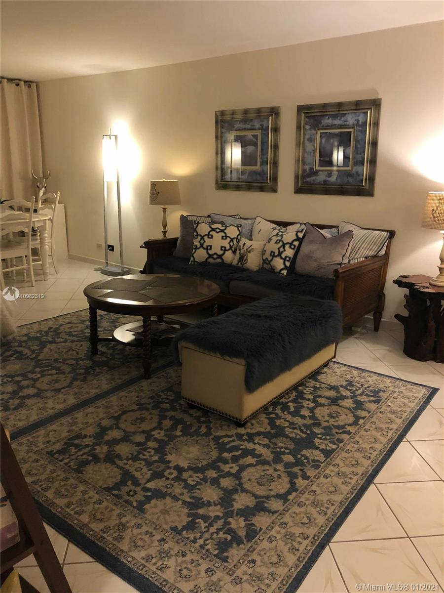 Sunny Isles Beach, FL 33160,231 174th St #611