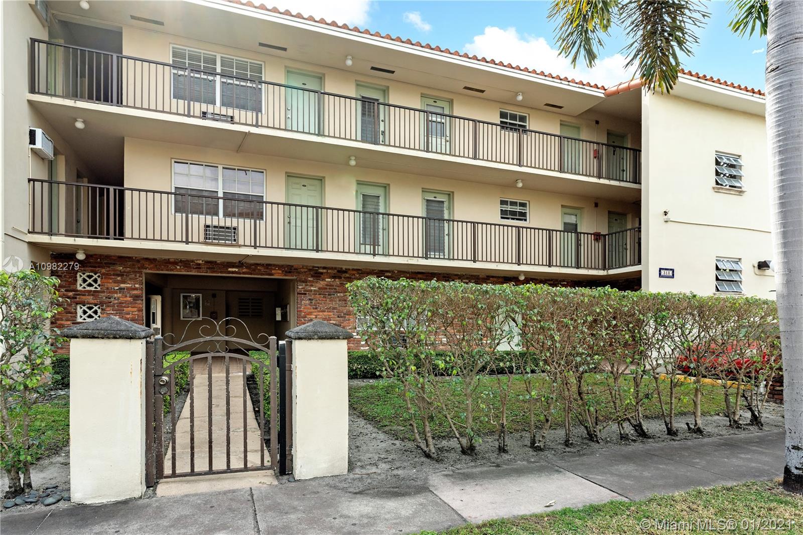 318 Majorca Ave #103, Coral Gables, FL 33134