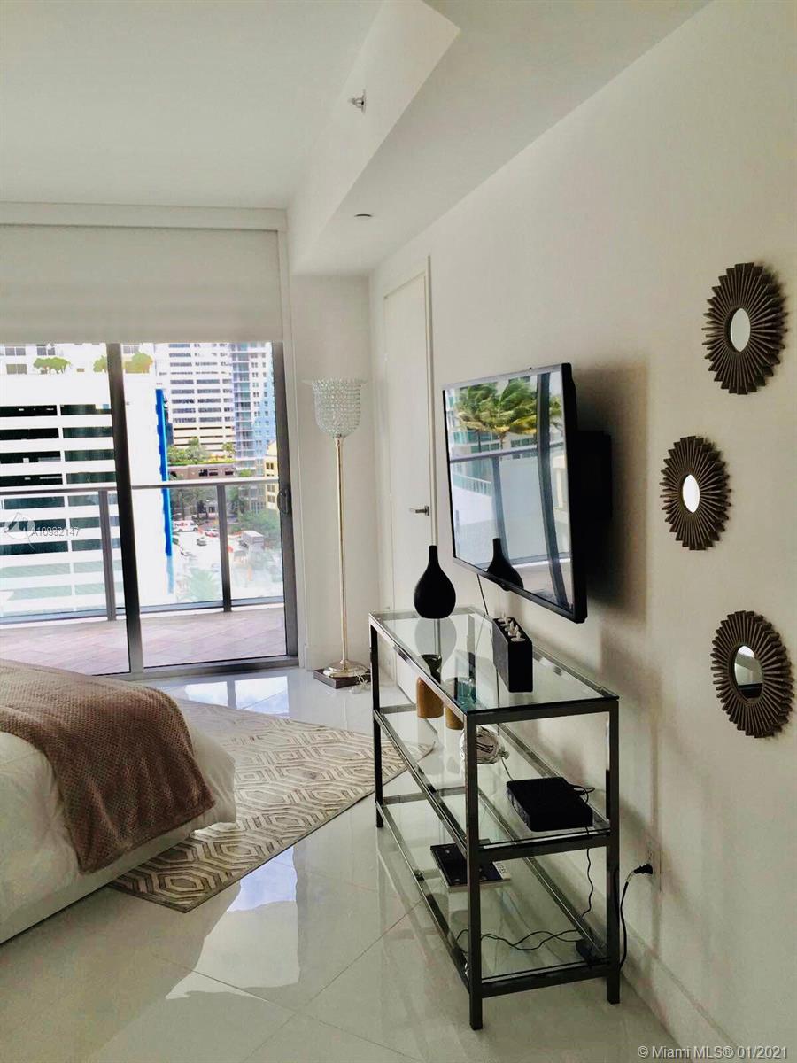 Miami, FL 33131,1300 Brickell Bay Dr #1010