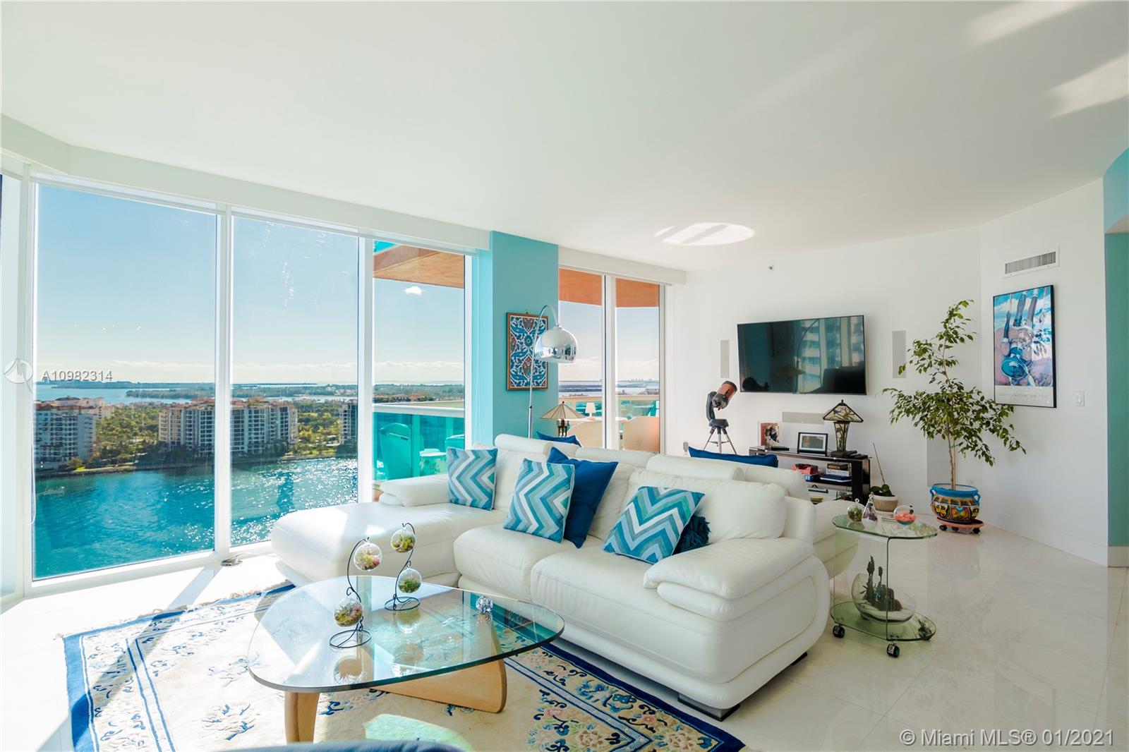 Miami Beach, FL 33139,300 S Pointe Dr #2101