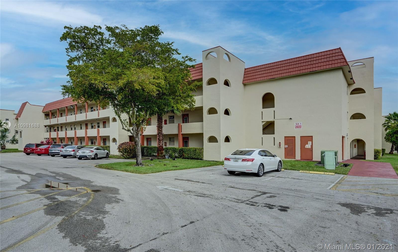 2600 W Sunrise Lakes Dr #103, Sunrise, FL 33322