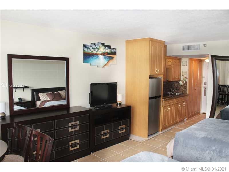 Sunny Isles Beach, FL 33160,19201 Collins Ave #642