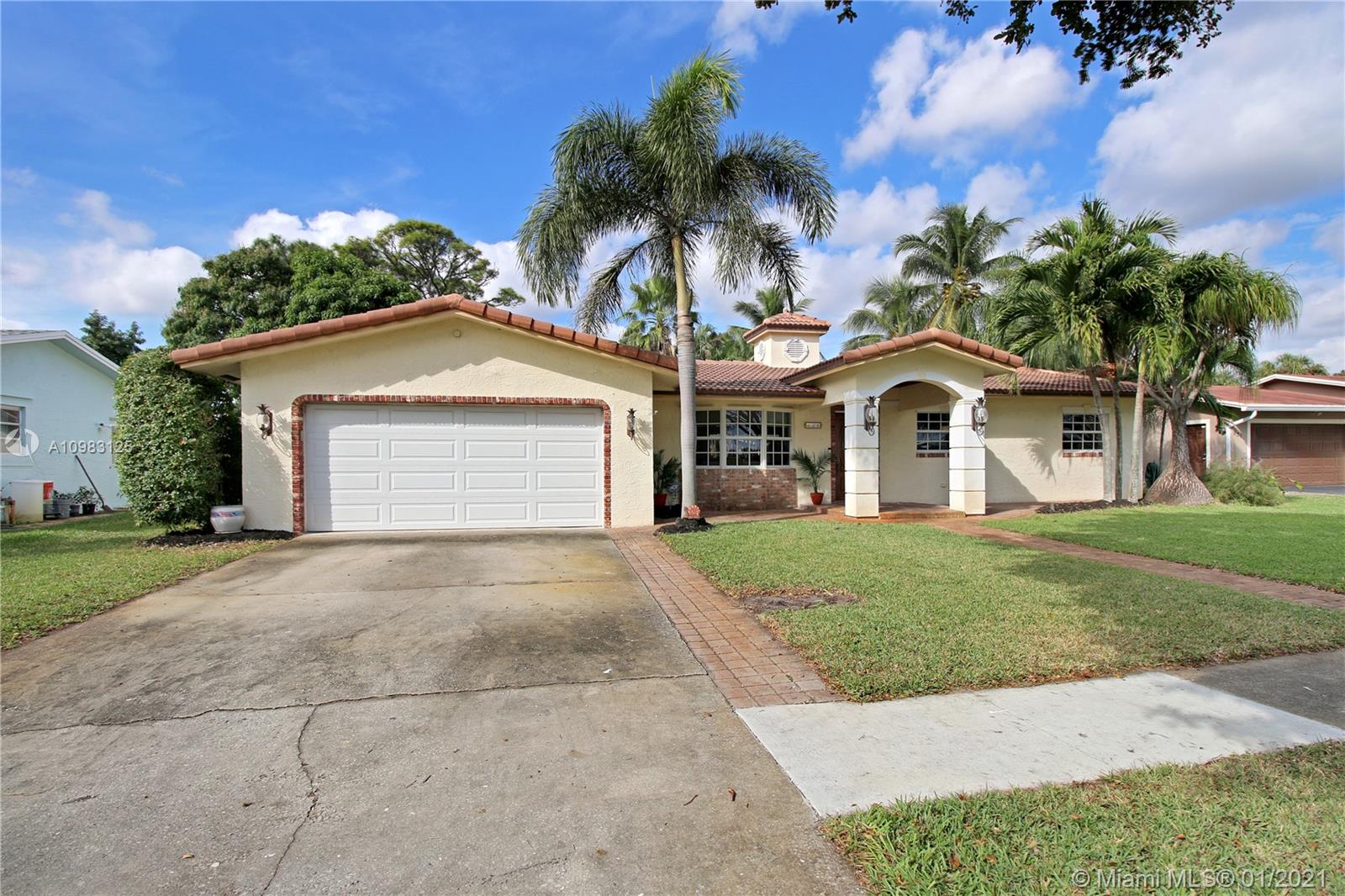 621 Palmetto Dr, Coconut Creek, FL 33066