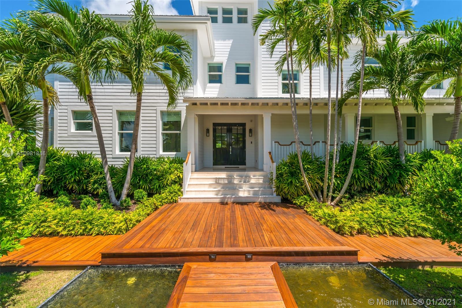 Key Biscayne, FL 33149,925 MARINER DRIVE