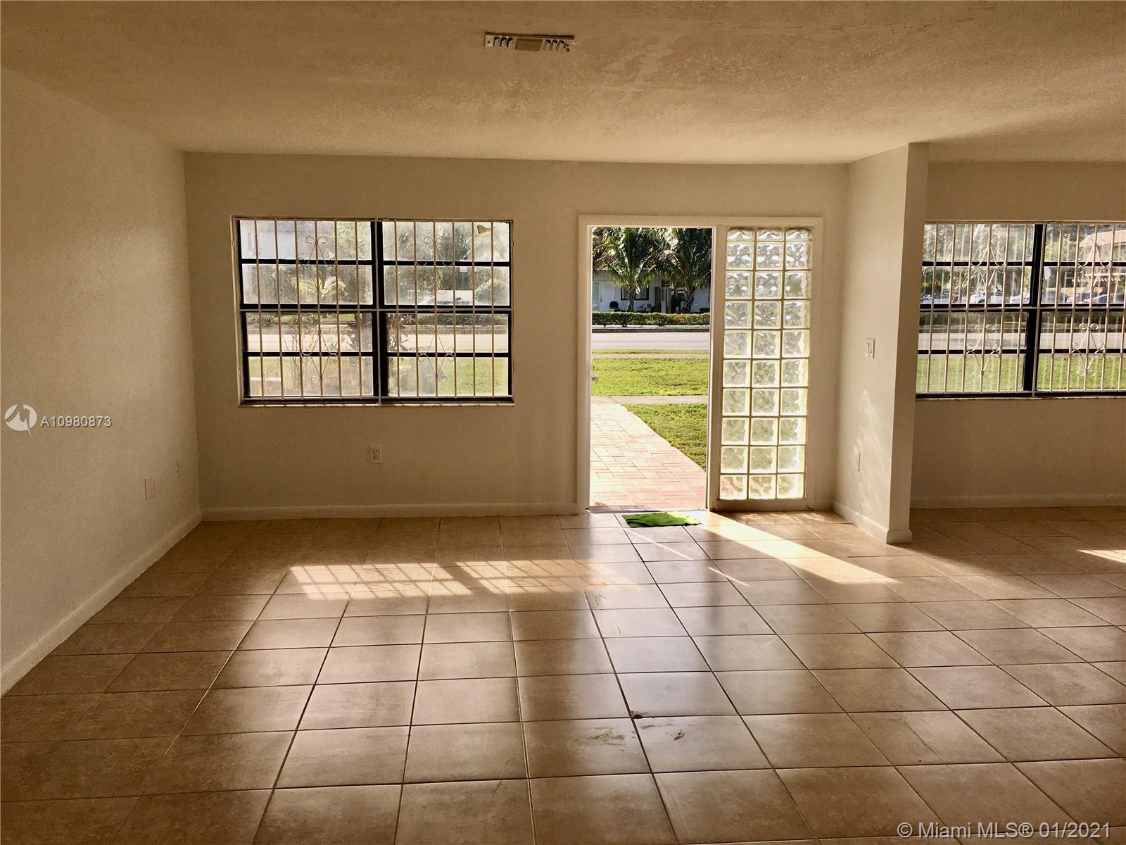 Hialeah, FL 33015,6785 NW 169th St #31G