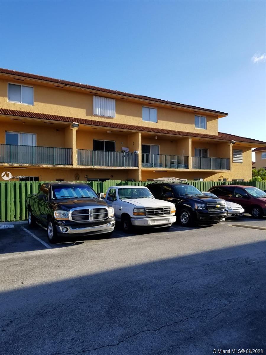 Hialeah Gardens, FL 33016,8340 NW 103rd St #201D