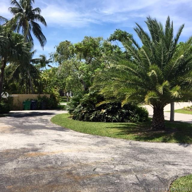 Key Biscayne, FL 33149,310 Cypress Dr