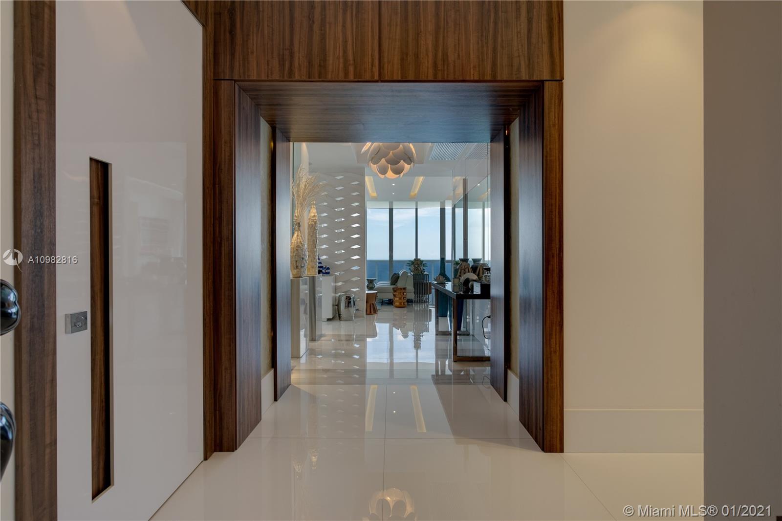 Sunny Isles Beach, FL 33160,15811 Collins Ave #3801