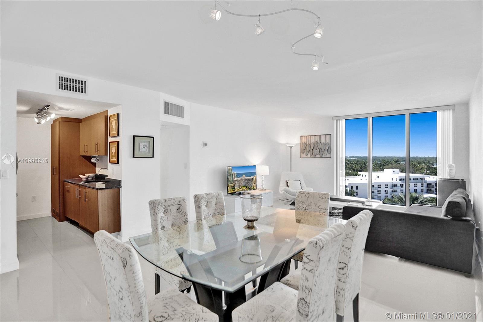 Photo 2 of Harbour House Apt 623 in Bal Harbour - MLS A10983845