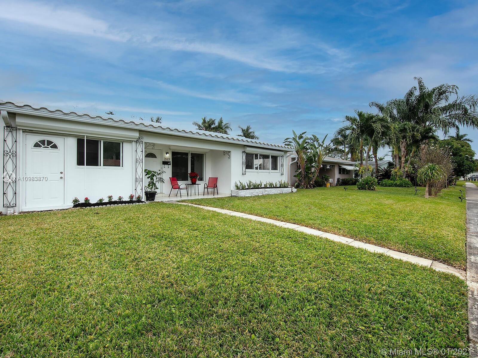 1525 Shenandoah St, Hollywood, FL 33020