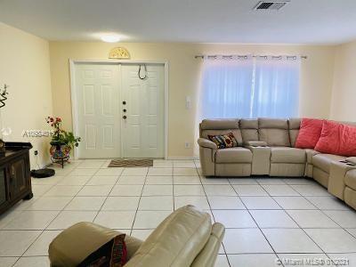 Hialeah, FL 33015,18654 NW 79th Ct