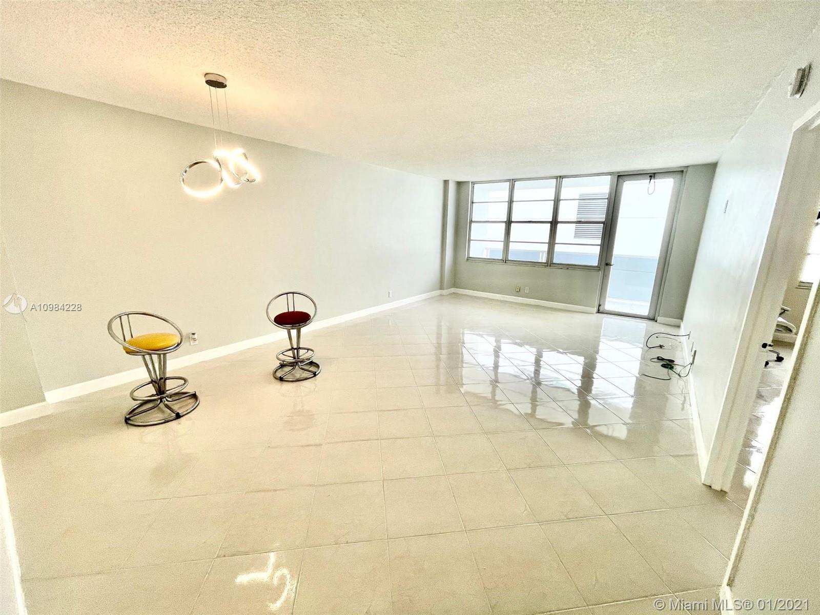 Hollywood, FL 33019,3725 S Ocean Dr #1105