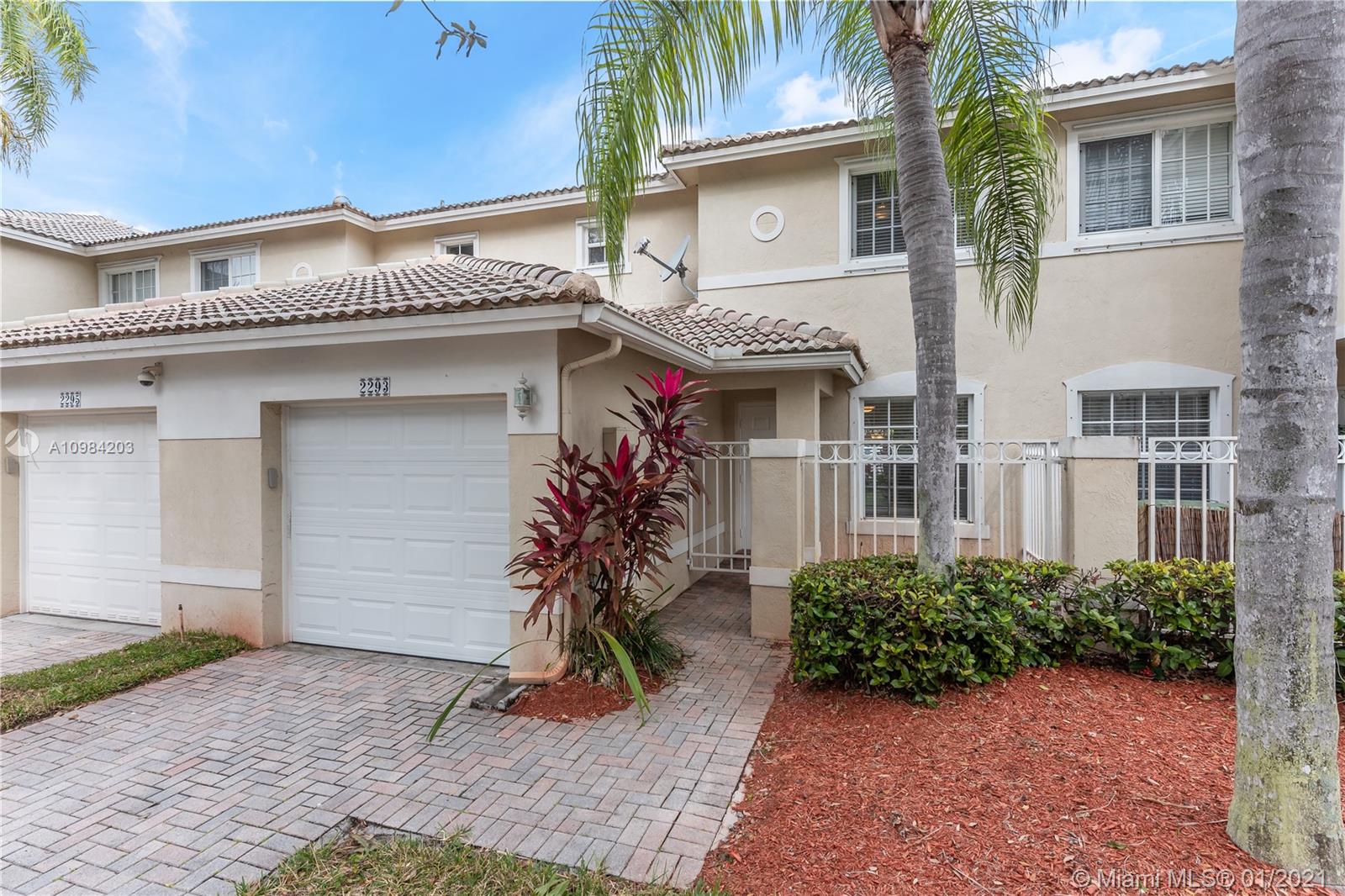 2293 NW 170th Ave, Pembroke Pines, FL 33028