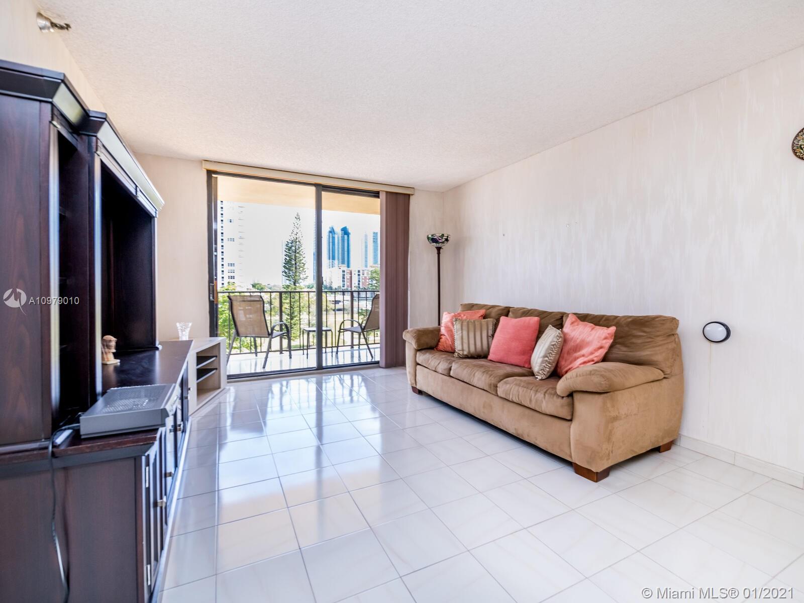 Sunny Isles Beach, FL 33160,290 174th St #514