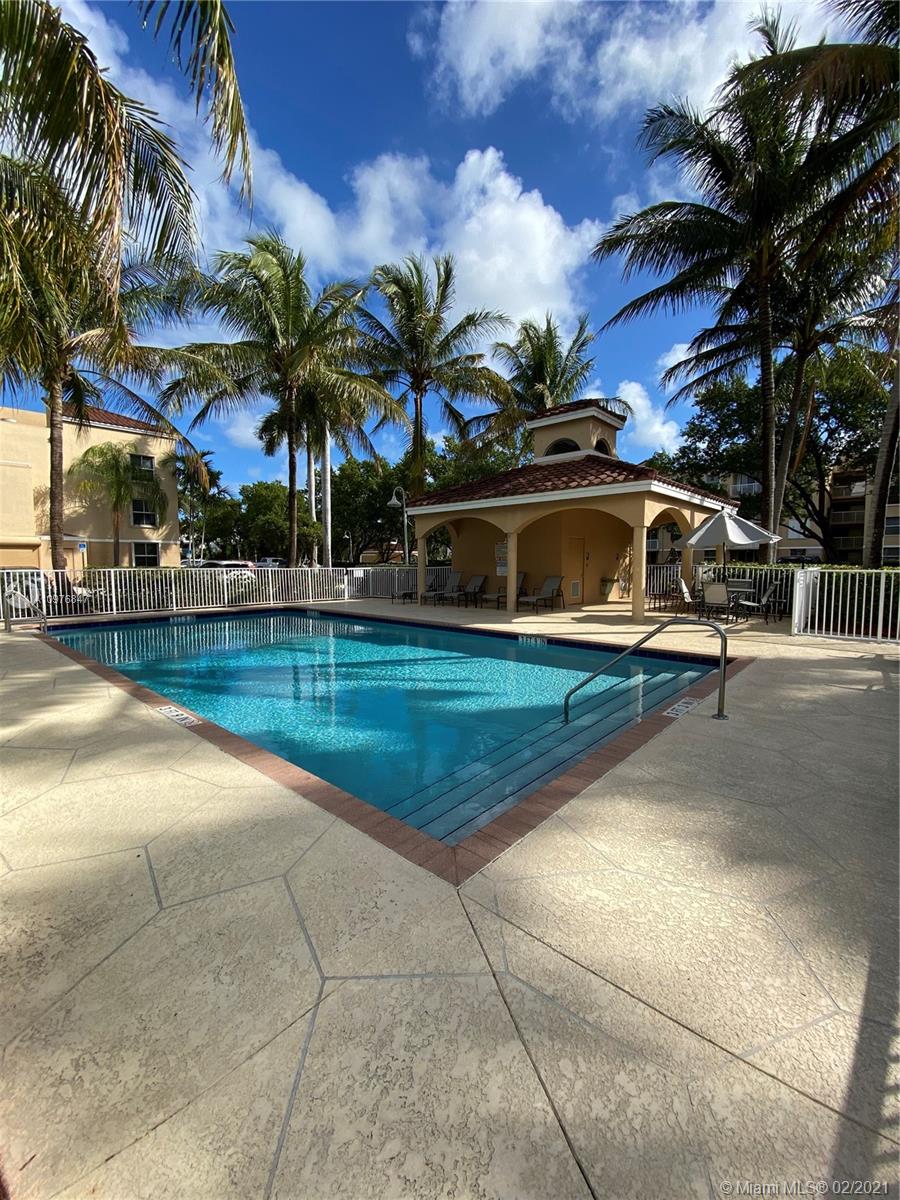 609 E Sheridan St #403, Dania Beach, FL 33004