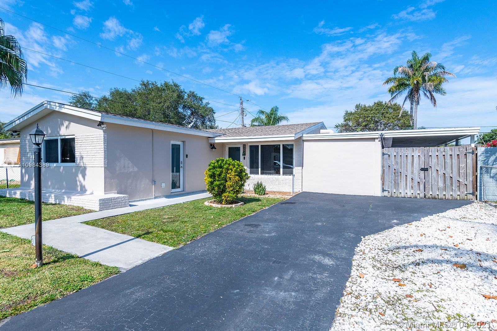 6561 Scott St, Hollywood, FL 33024