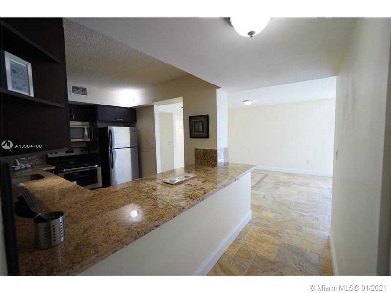 Hollywood, FL 33021,919 Hillcrest Dr #202