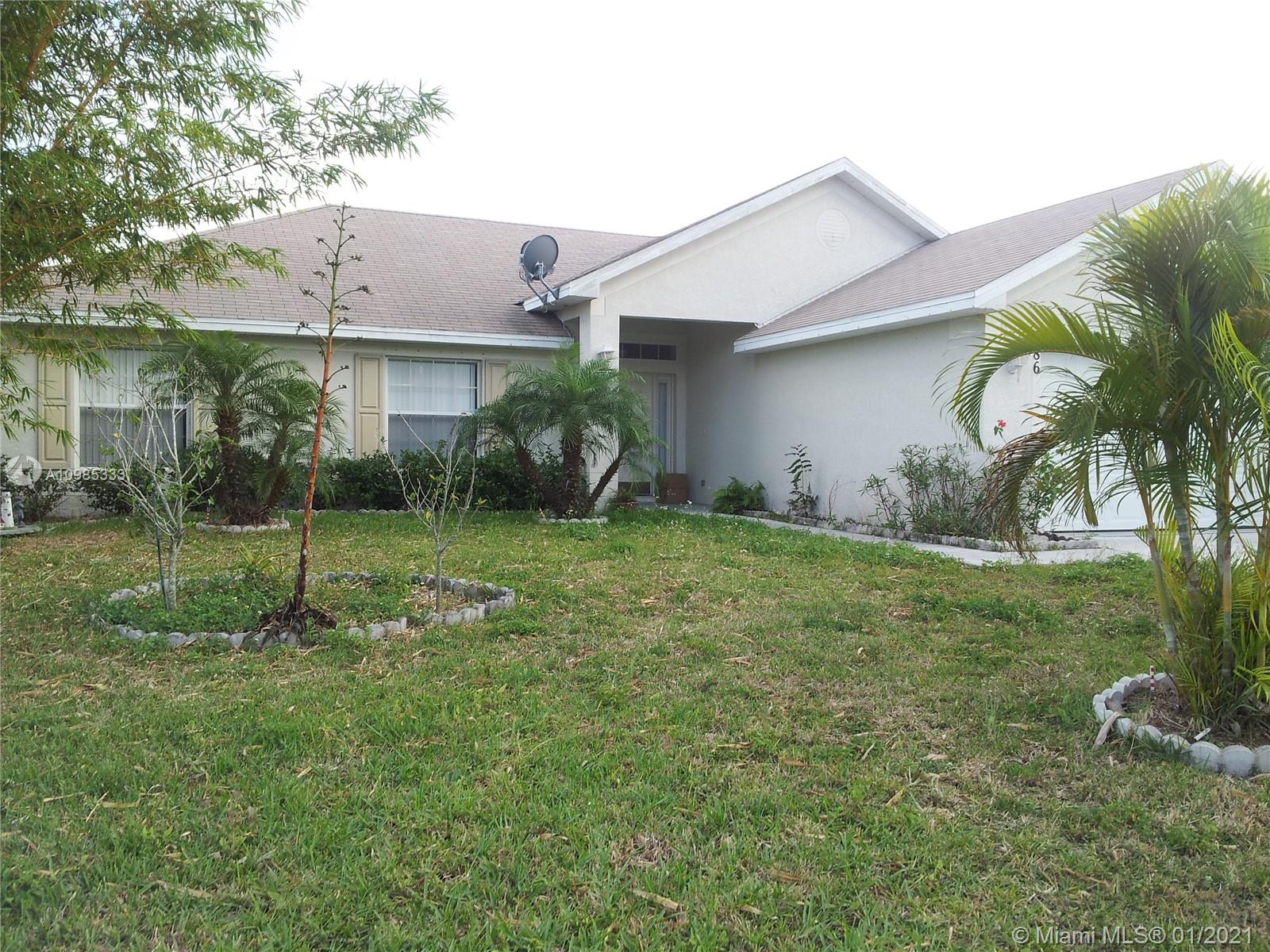 186 SW Thornhill Dr, Port St. Lucie, FL 34984