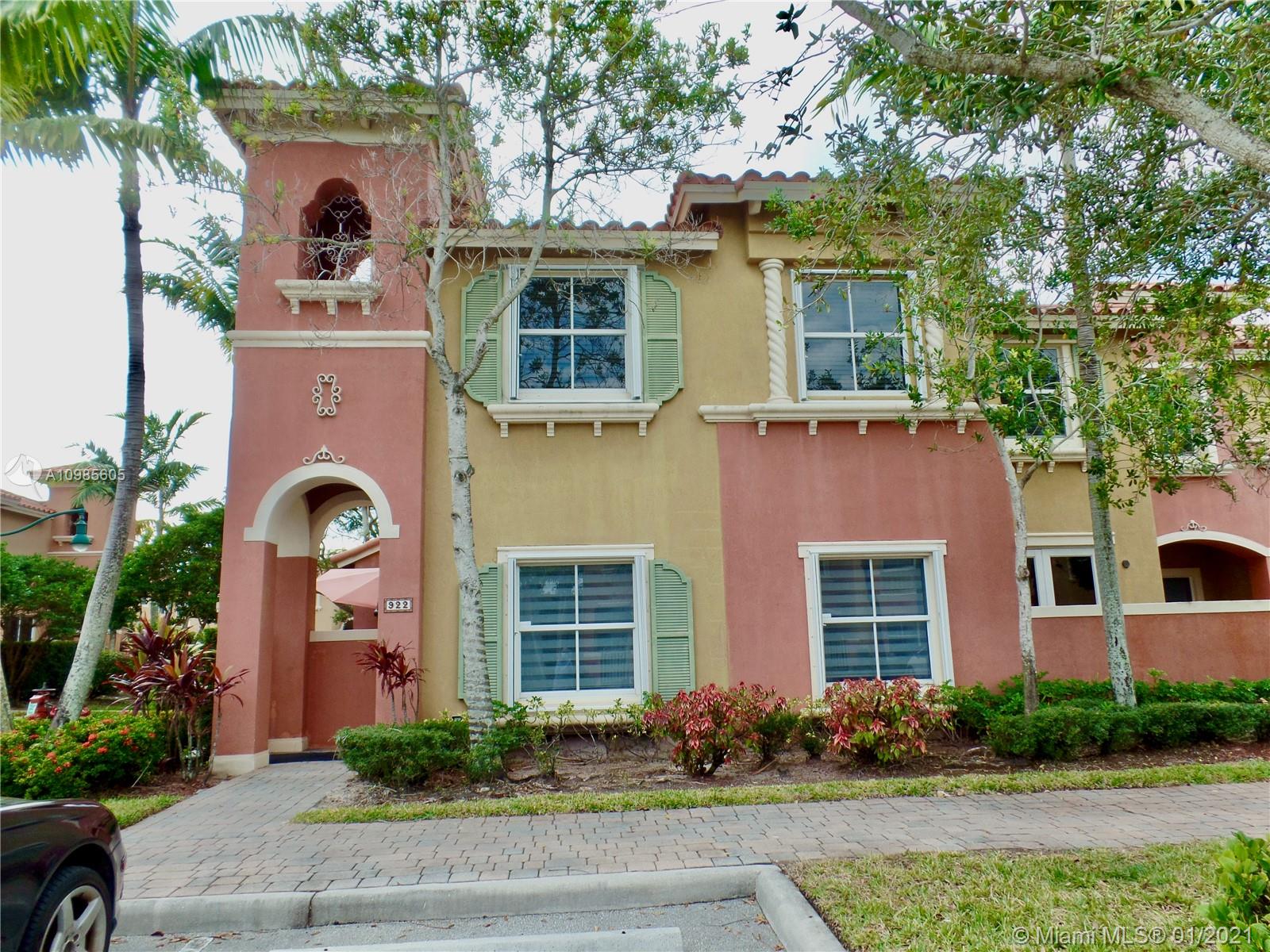 922 SW 143rd Ave #922, Pembroke Pines, FL 33027